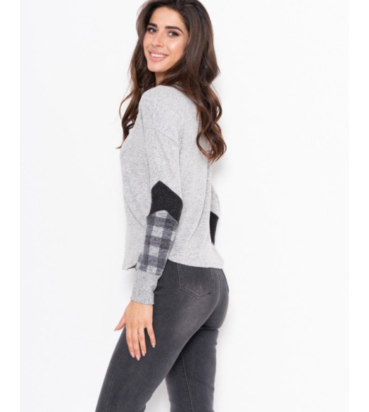 Серый ангоровый свитер с вставками на рукавах