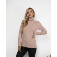 Светло-розовый гольф с фактурными манжетами