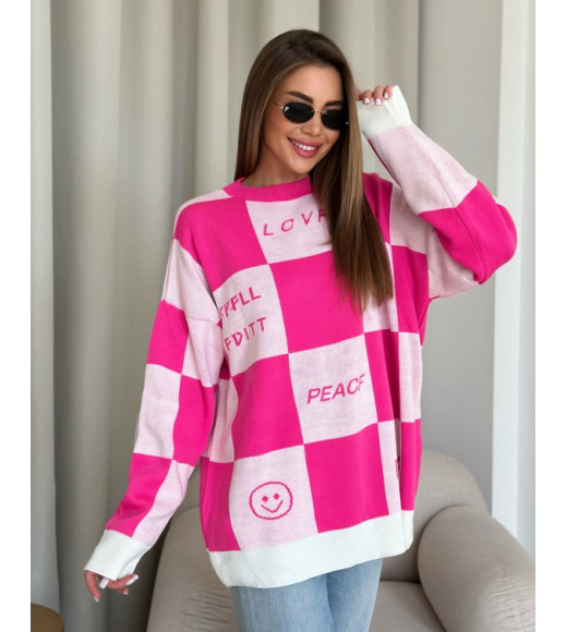 Розовый удлиненный свитер в клетку