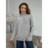 Свободный теплый свитер темно-серого цвета