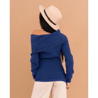 Синій ангоровий в`язаний светр з відворотом