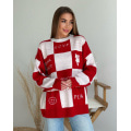 Бело-красный удлиненный свитер в клетку