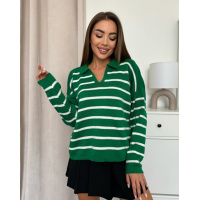 Зеленый полосатый свитер с воротником