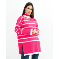 Малиновый полосатый свитер с разрезами