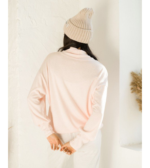 Розовый ангоровый свитер с хомутом