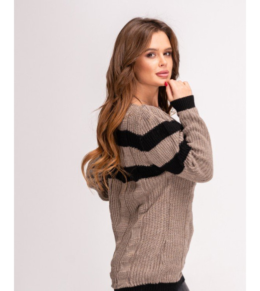 Коричневий з смужками в`язаний светр