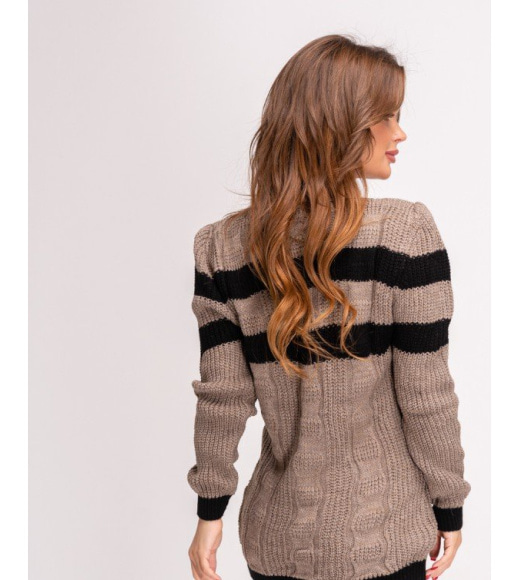 Коричневый с полосками вязаный свитер
