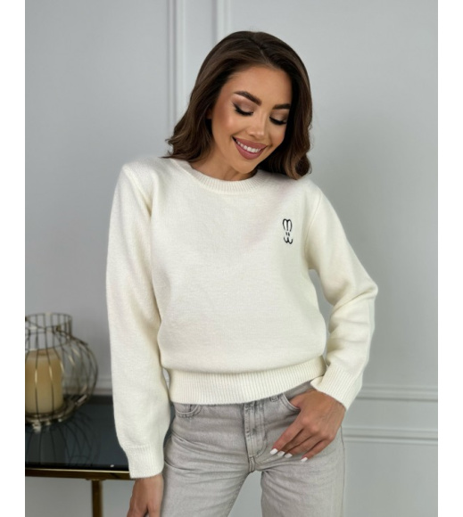 Ангоровый молочный джемпер с декором