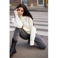 Белый женский свитер Seventeen S070.4945