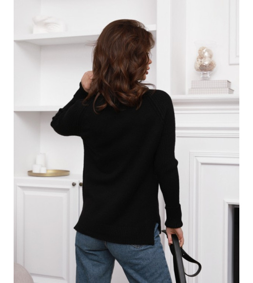 Чорний вовняний светр з фактурними вставками