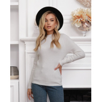 Белый шерстяной свитер фактурной вязки