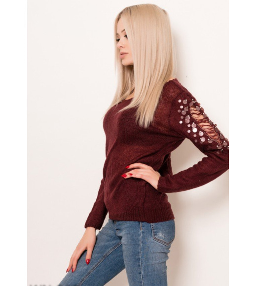 Легкий бордовый свитер с перфорацией и декором из пайеток и бисера
