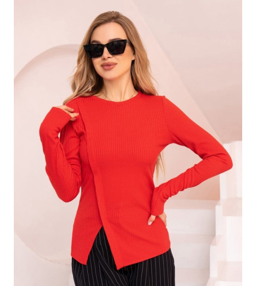 Червоний трикотажний светр із розрізом