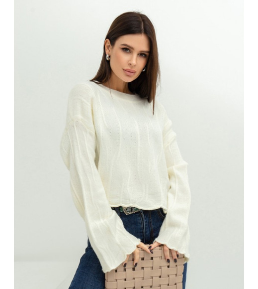 Молочний светр із розкльошеними рукавами