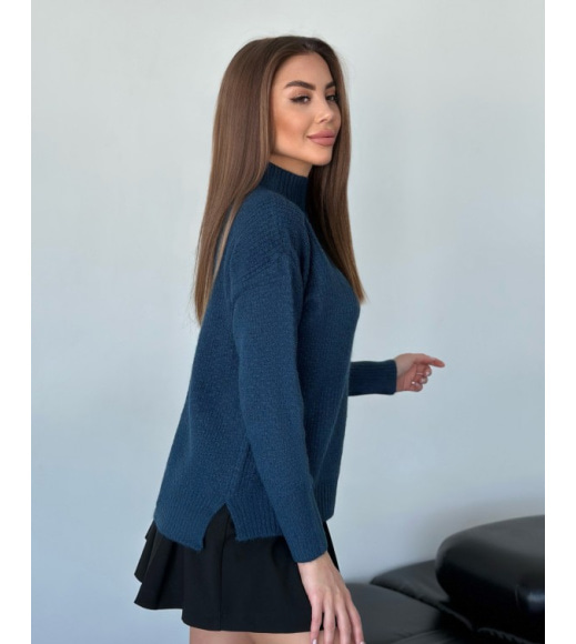 Ангоровый свободный свитер темно-синего цвета