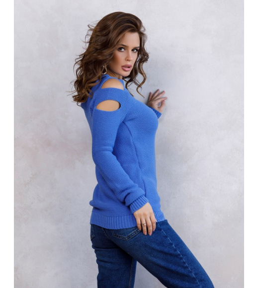 Синий однотонный свитер с перфорацией