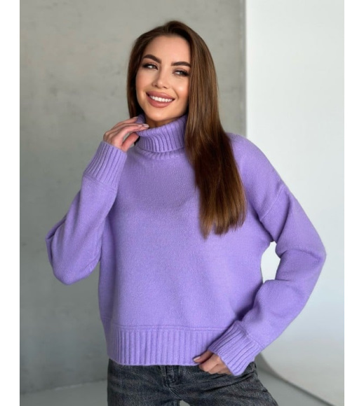 Ангоровый сиреневый свитер с высоким горлом