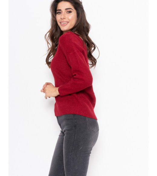 Червоний в`язаний светр з вирізом на спинці