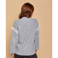 Серый шерстяной пуловер с кружевом