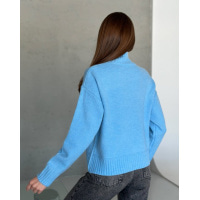 Блакитний ангоровий светр із високим горлом