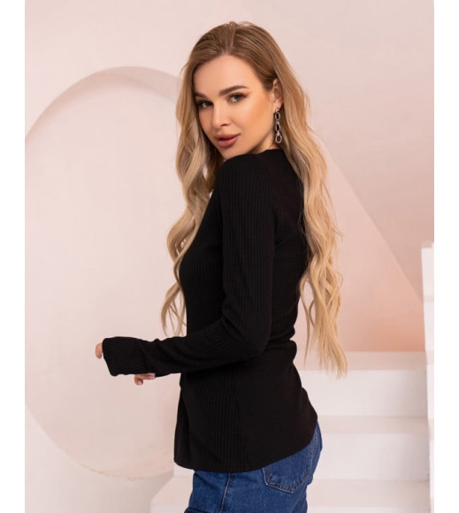 Чорний трикотажний светр із розрізом