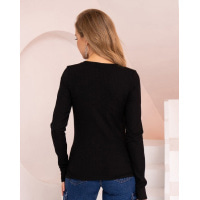 Чорний трикотажний светр із розрізом