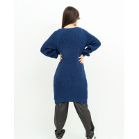 Темно-синий вязаный свитер-платье