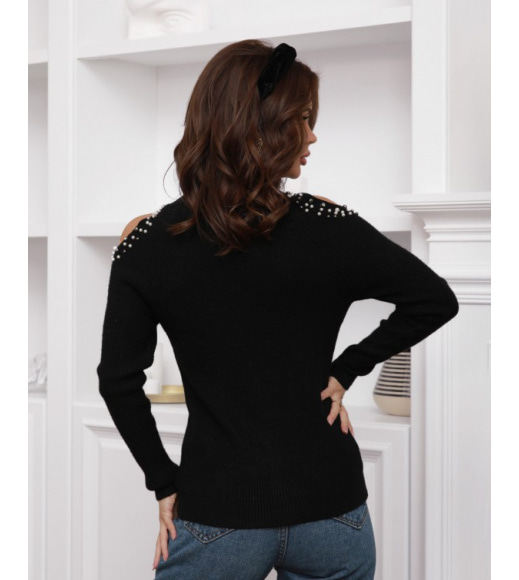 Черный вязаный свитер с вырезами на плечах