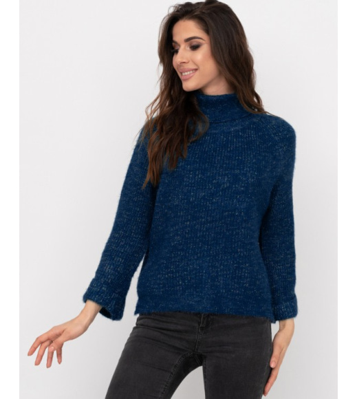 Свободный вязаный свитер-травка синего цвета
