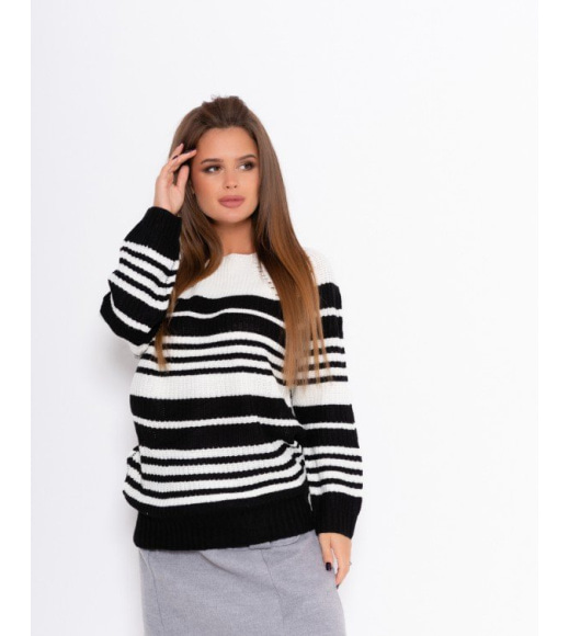 Чорно-білий теплий светр з смужками