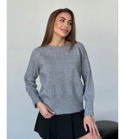 Темно-сірий ангоровий светр із подовженими манжетами