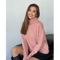 Ангоровий рожевий светр з високим горлом