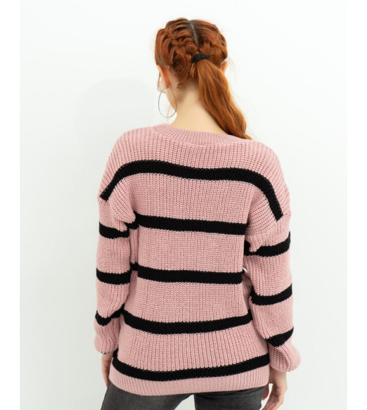 Розовый вязаный свитер с полосками
