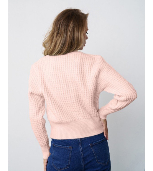 Розовый клетчатый свитер объемной вязки