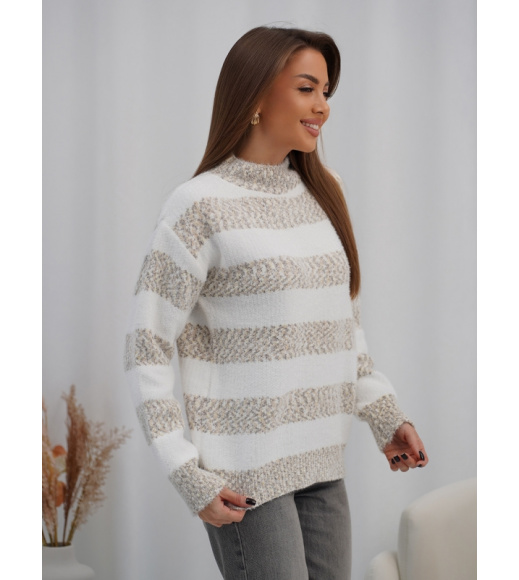 Коричневая вязаная водолазка в полоску