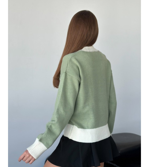 Ангоровий светр кольору хакі з кишенею