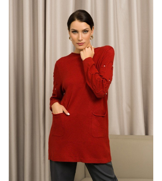 Червоний вовняний светр з декором на рукавах