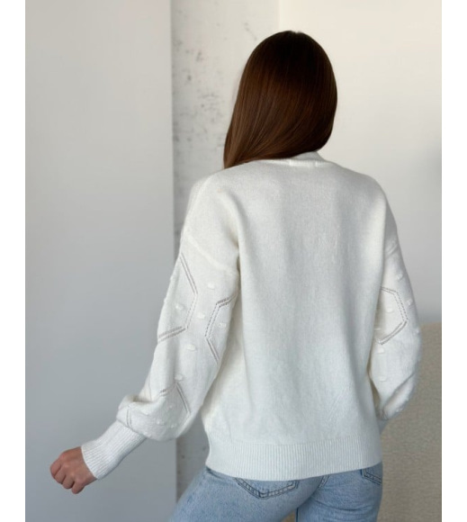 Ангоровый белый свитер с объемными рукавами