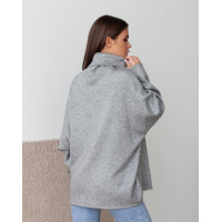 Серый ангоровый свитер в стиле оверсайз
