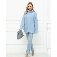 Голубой свободный свитер из ангоры с высоким горлом
