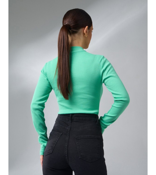 Хлопковая фактурная водолазка салатового цвета