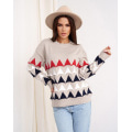 Бежевый вязаный свитер с объемными треугольниками