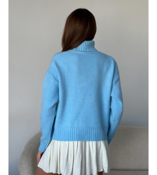 Ангоровый голубой свитер с высоким горлом
