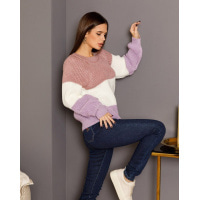 Розово-сиреневый комбинированный свитер объемной вязки