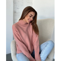 Рожевий ангоровий светр з високим горлом