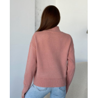 Рожевий ангоровий светр з високим горлом