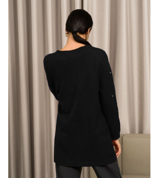 Чорний вовняний светр з декором на рукавах
