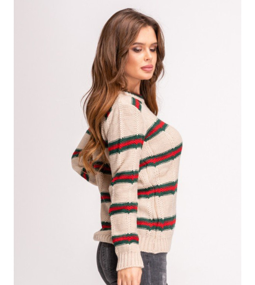 Бежевый вязаный свитер с красно-зелеными полосками