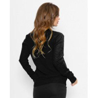 Черный ангоровый свитер с фактурным узором