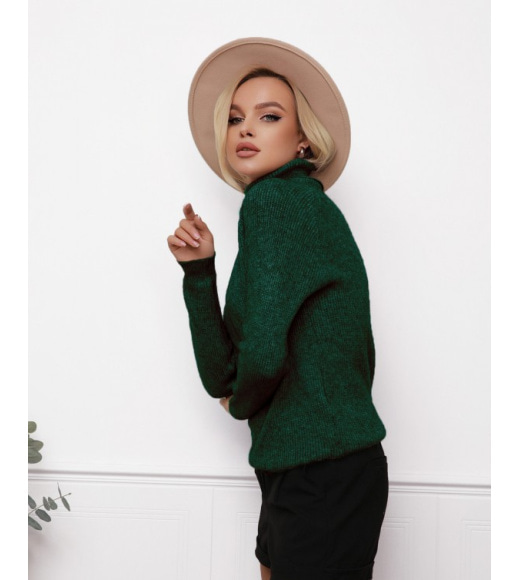 Зеленый фактурный вязаный свитер с высоким горлом